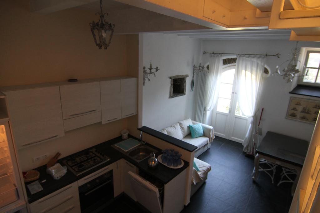 5 Lands Yellow Cottage Леванто Екстер'єр фото