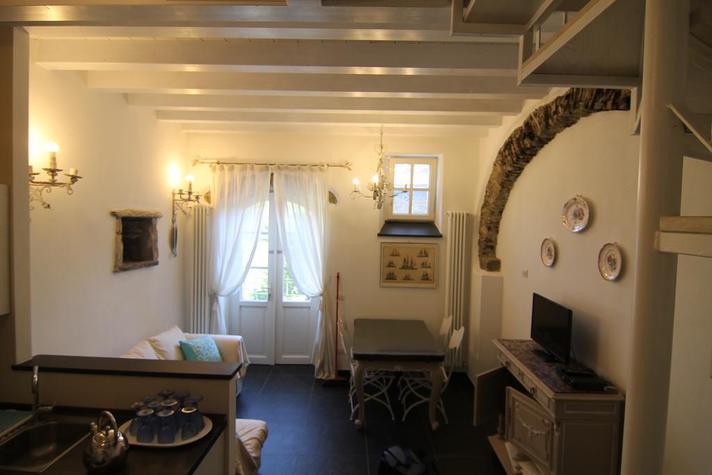 5 Lands Yellow Cottage Леванто Екстер'єр фото